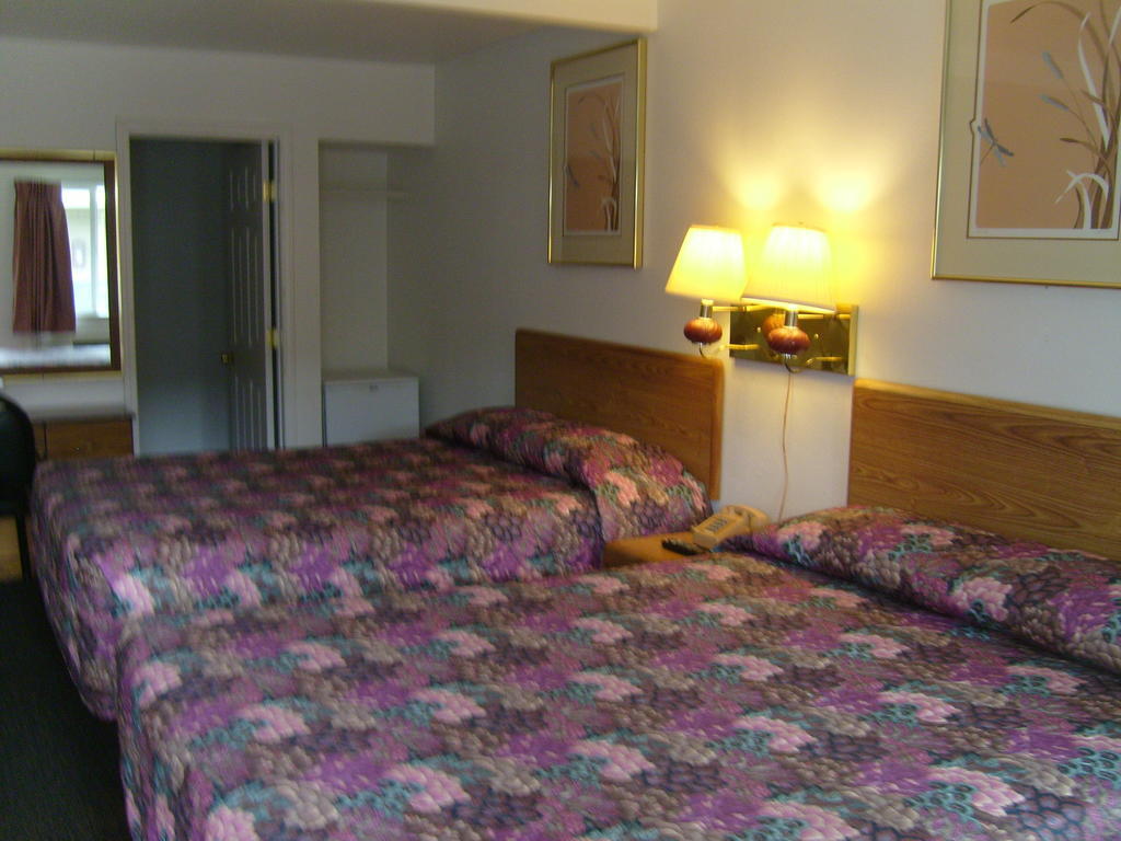 Cascade City Center Motel Lebanon Room photo